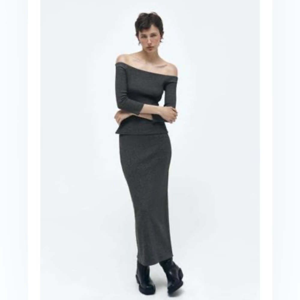 Zara. Textured Midi Skirt. Size S. New With Tag